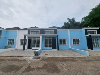 DI JUAL RUMAH BARU SIAP HUNI  LOKASI NOL JALAN