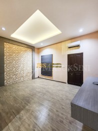 Dijual Ruko 3,5 Tingkat di Komplek Cemara Asri Jalan Bahagia