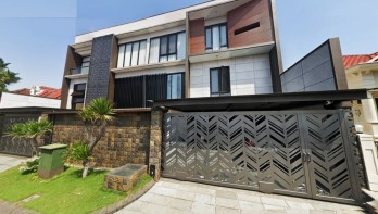 Dijual Rumah Mewah Semi Furnished di Istana Dieng Malang