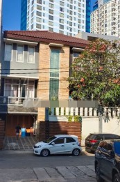 Jual Rumah Luas 3 Lantai di Kartini Raya Jakarta