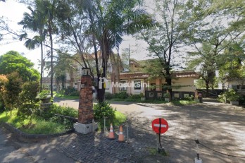 Jual Tempat Usaha Club House Strategis Kompek Puri Mas Surabaya