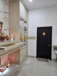 Jual Villa 2,5 Tingkat di Komplek Mutiara Residence Jalan Mutiara 5