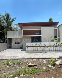 RUMAH BARU DESAIN KONTEMPORER BISA KPR DI