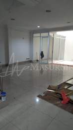 Rumah  Tomang Dekat Mall Central Park, Taman Anggrek, ITC Roxy, Tol, Rs, Ka