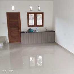 Rumah Semi Minimalist Siap Huni