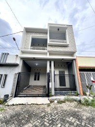 Rumah mewah 2 lantai harga terjangkau di kaliwates jember