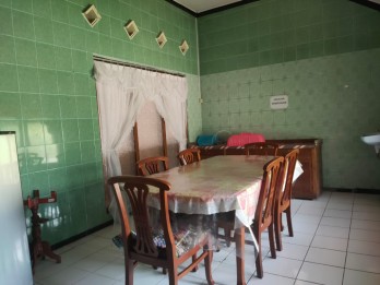 Villa dengan tanah luas bisa dibangun kamar lagi