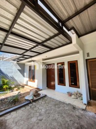RUMAH SIAP HUNI BARU RENOV LOKASI STRATEGIS DAN MURAH