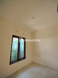 RUMAH SIAP HUNI BARU RENOV LOKASI STRATEGIS DAN MURAH