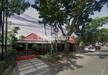 Rumah nyaman, area tengah kota Malang