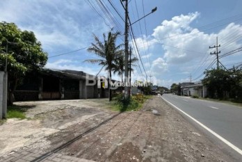 BANGUNAN CAFE SIAP PAKAI