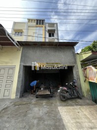 DIJUAL CEPAT!! Ruko 3,5 Tingkat Kosong di Jalan