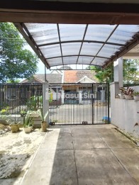 DIJUAL RUMAH HOOK PLUS PERABOT  LOKASI PBI ARAYA MALANG