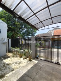 DIJUAL RUMAH HOOK PLUS PERABOT  LOKASI PBI ARAYA MALANG
