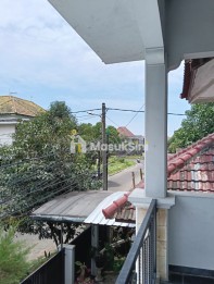 DIJUAL RUMAH HOOK PLUS PERABOT  LOKASI PBI ARAYA MALANG