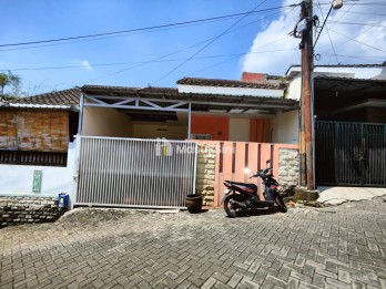 DIJUAL RUMAH PLUS SEMUA PERABOT LOKASI DI