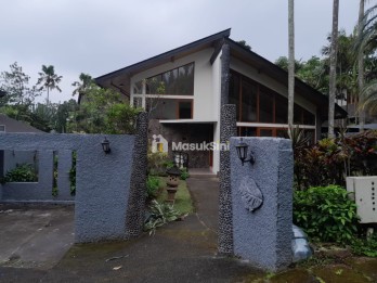 DIJUAL VILLA LOKASI CLUB BUNGA KOTA BATU
