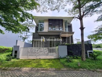 Di jual rumah Mewah modern minimalis Araya Valley
