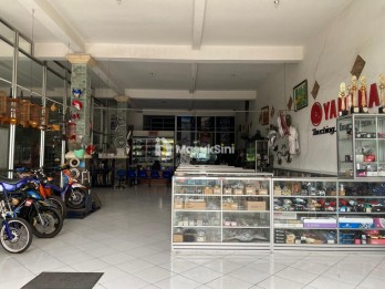 Dijual Bangunan Komersil 3 Lantai di Pertokoan Singaraja Square