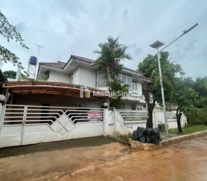 Dijual Rumah 2 lantai di JakSel dekat MRT.