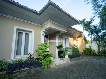 Dijual Rumah Mewah di Kemang Dalam, Jakarta