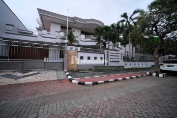 Jual Rumah Sangat Mewah Komplek Taman Hunian Satelit Surabaya