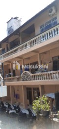 Kost eksklusif lokasi strategis di lengkapi dengan warung di lantai 3