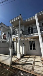 RUMAH 2 LANTAI MODERN MINIMALIS DEKAT KAMPUS