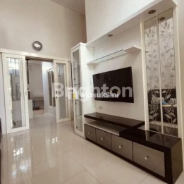 RUMAH MINIMALIS 2 LANTAI  SIAP HUNI