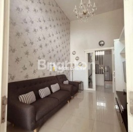 RUMAH MINIMALIS 2 LANTAI  SIAP HUNI