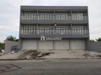 Ruko Kosong Siap Pakai di Kawasan Dian Istana