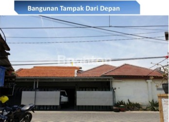 Rumah 2Lantai dengan usaha garmen di Surabaya