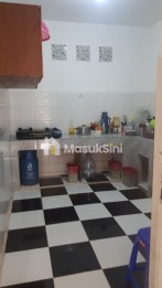 Rumah Paling Pojok dan Sunyi Jalan 1 Mobil di Tebet