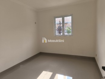 Serba Baru! Rumah Taman Semanan Indah Luas 135m²