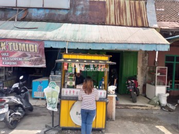 tempat usaha dan rumah