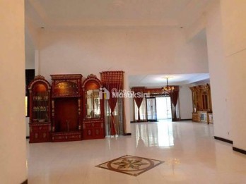 Rumah Mewah di Lokasi Strategis – Cijawura