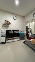 RUMAH MINIMALIS 2 CARPORT LOKASI STRATEGIS