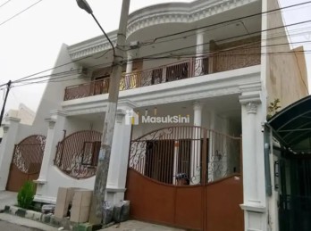 Jual Rumah Mewah 2 Lantai di Jalan Aries daerah Ploso Kota Surabaya