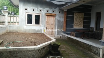 BU, Dijual cepat rumah tipe 190 3KT 2KM siap huni di Sananwetan - Blitar