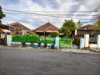 DIJUAL MURAH BANGET RUMAH STANDART LOKASI DEKAT KANTOR BPJS MALANG