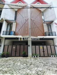 DIJUAL RUMAH KOST BARU FULL FURNISH LOKASI