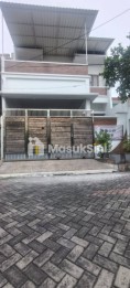 Dijual Rumah 2 Lantai Minimalis di Baratajaya,