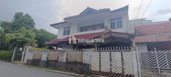 Dijual Rumah 2 Lantai di Komplek Bank Niaga,