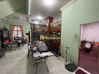 Dijual Rumah 2 Tingkat di Komplek Cemara Hijau - Medan
