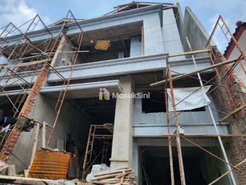 Dijual Rumah Baru 2 Lantai di Puri Indah, Jakarta