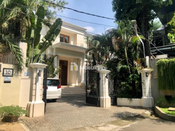 Dijual Rumah Mewah di Tulodong Bawah 3, Jakarta Selatan