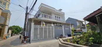 Dijual Rumah Pojok Hook di Jalan Delima, Jakarta