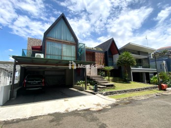 Dijual Rumah Sangat Mewah 3 Lantai Full