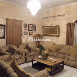 Dijual Rumah Tinggal Strategis di Komplek Bumi