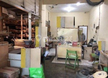 Dijual Tempat Usaha di Raya Semolowaru, Surabaya